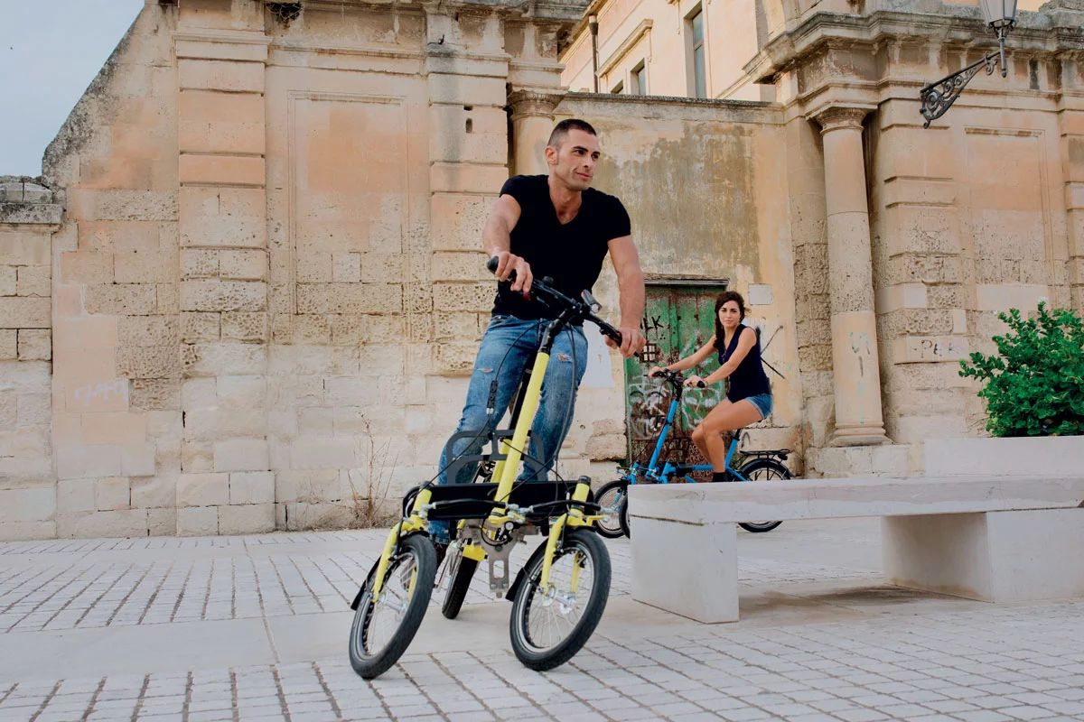 The Tris Bike's front wheels tilt up to 30 degrees relative to the frame