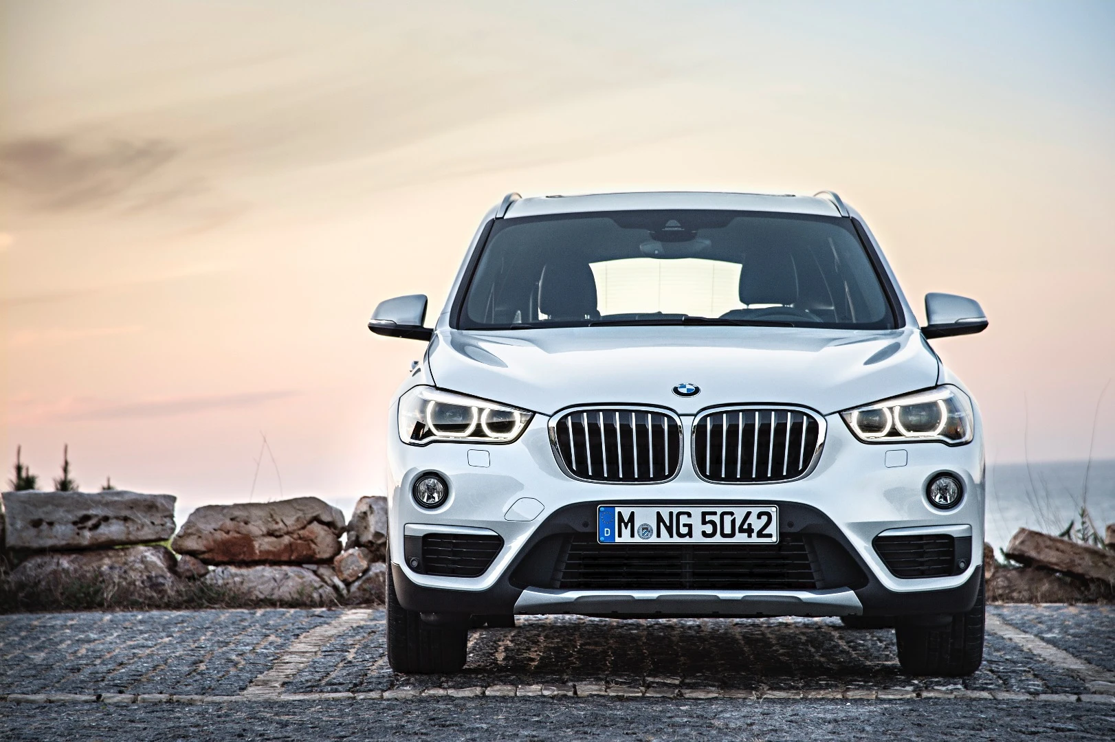 The X1's face now more closely resembles that of the X3 and X5