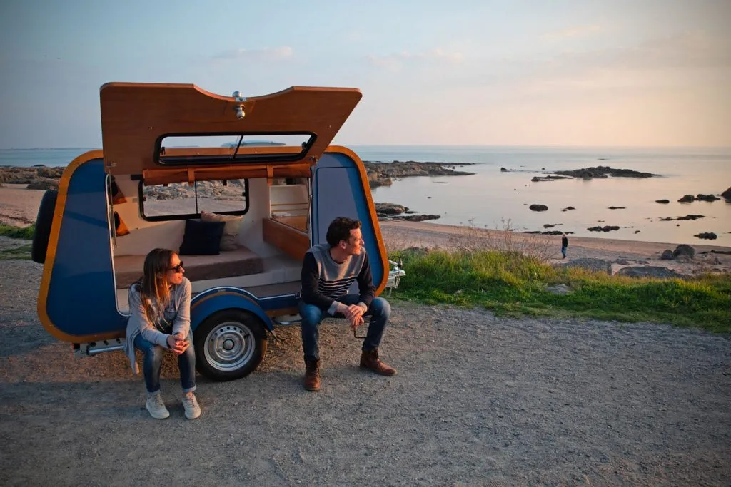 Enjoy big-time views and plenty of fresh air inside the Carapate trailer