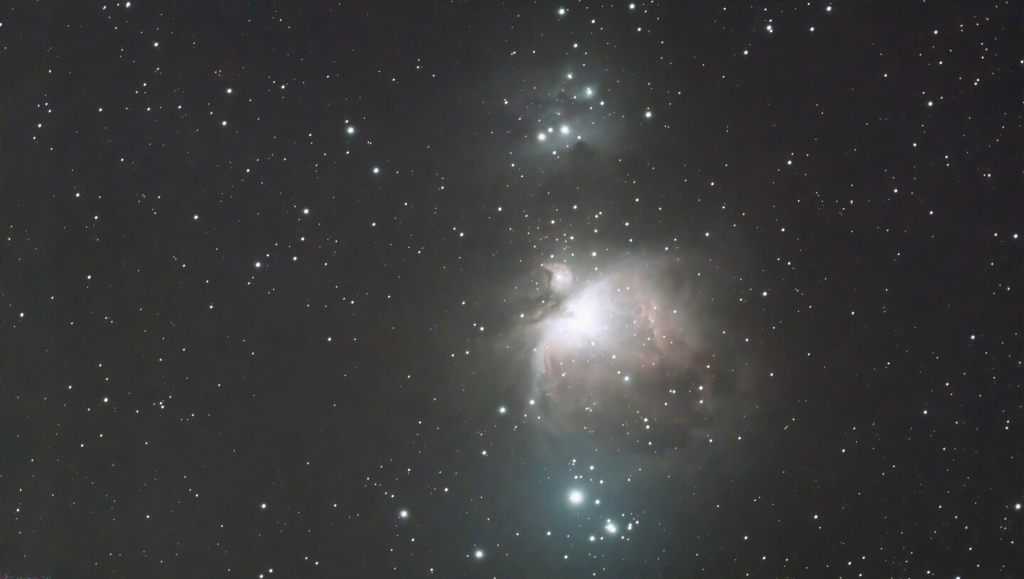 Stacked image of the Orion Nebula - shutter 60, gain 60, stack count 40 (image straight from Dwarf III, not edited)