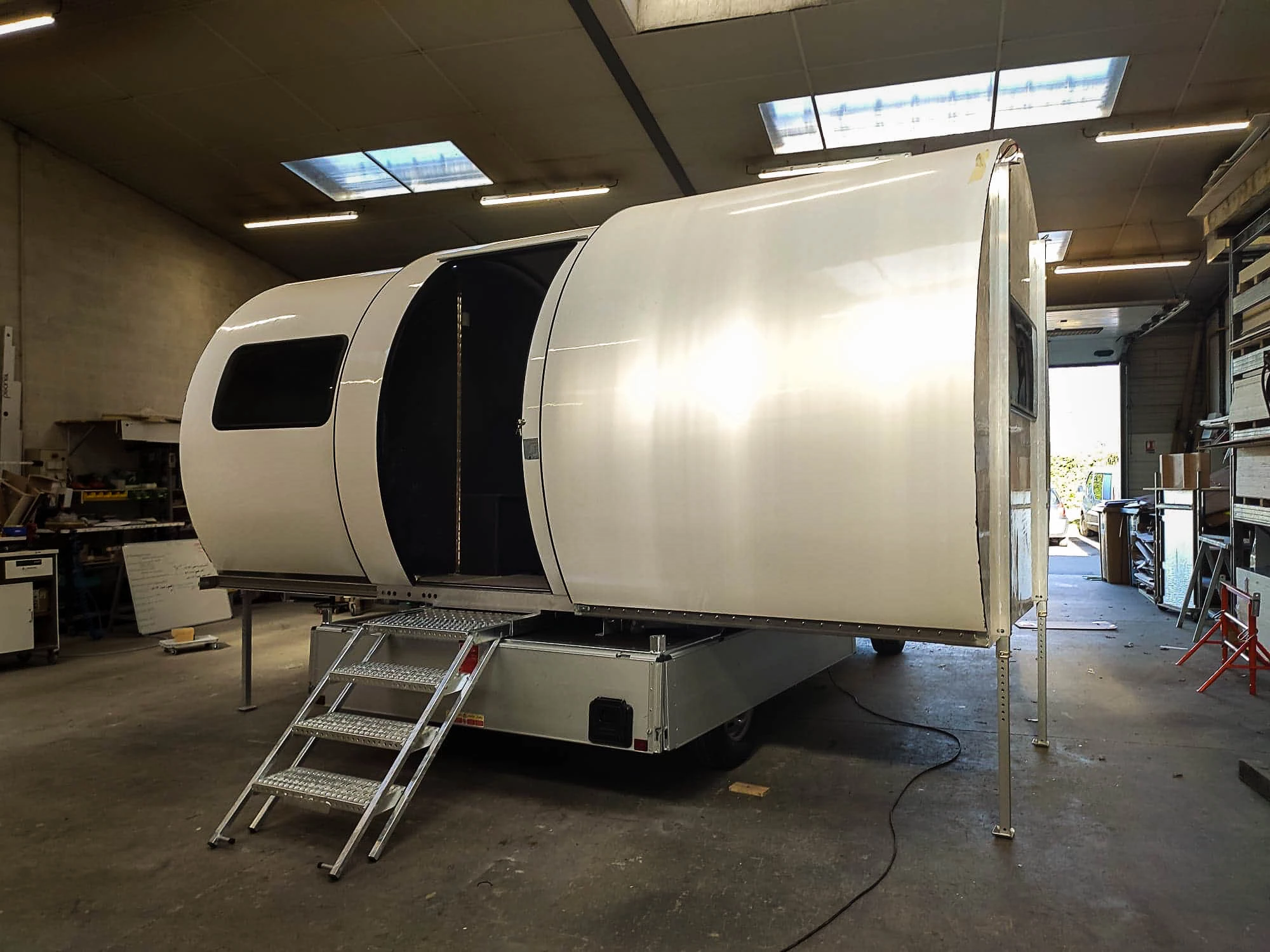 The 3XC uses an electrical actuation system and auto-folding furniture to expand in one minute