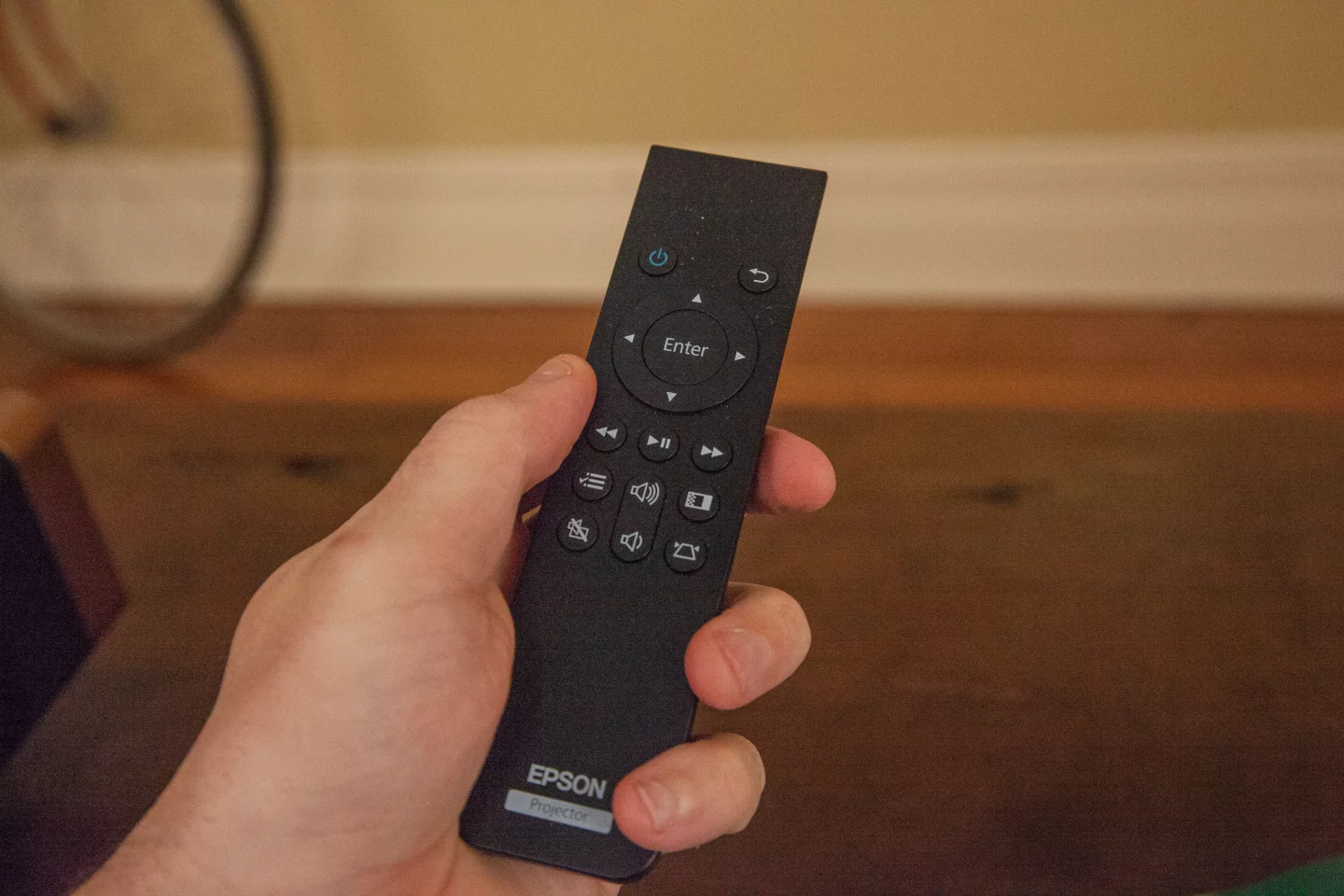 Another thing we that we liked about the EF-100 was the cleanliness and simplicity of the remote