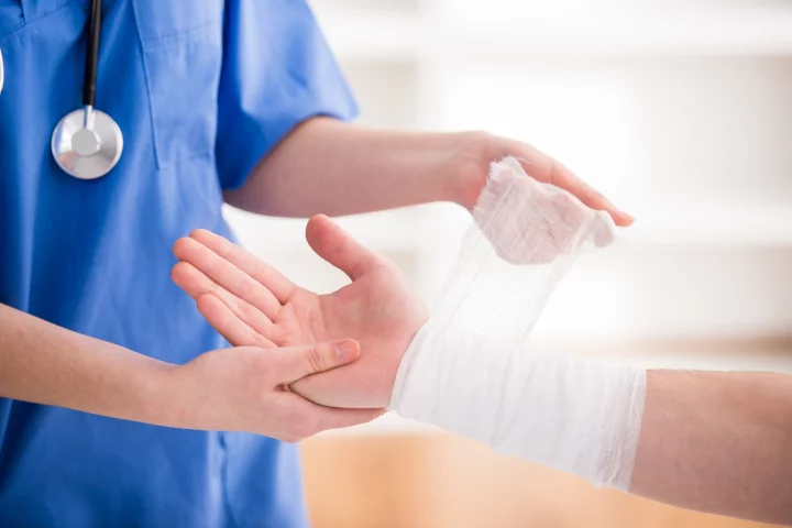 Researchers discovered that applying the vibrations of an ultrasound served to stimulate a certain pathway that substitutes for the regular fibroblast migration route and recruits the cells to the wound bed
