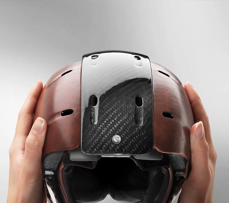 The sides of the Snow Foldable Helmet pull out to match the width of the user's head