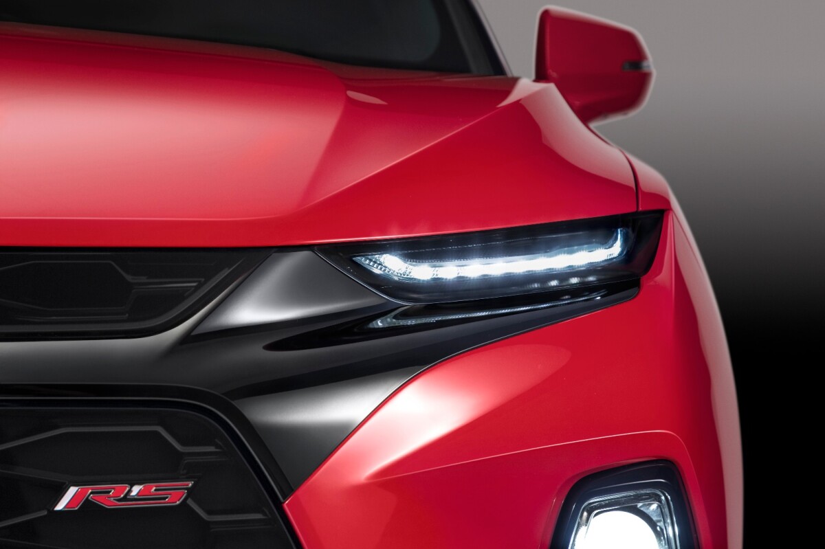The 2019 Chevrolet Blazer RS model features blackout trim and emphasis on the narrow headlamps