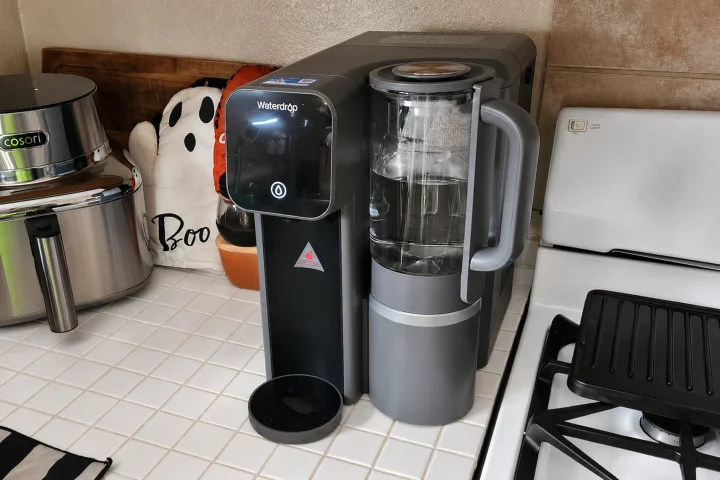 The M6H took up approximately 18% of my total available countertop at my old house