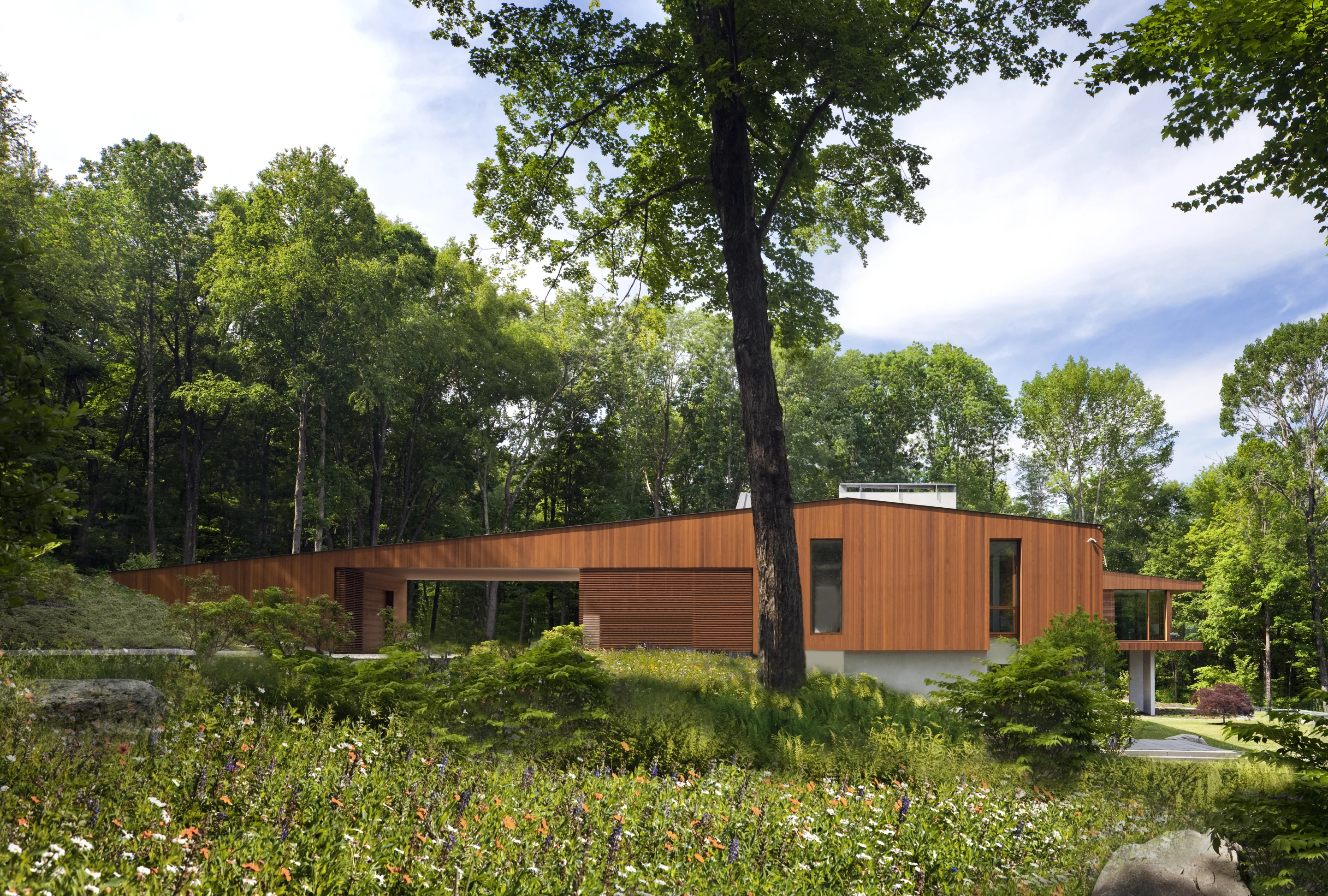Bridge House, by Greenwich, Connecticut-based firm Joeb Moore + Partners Architects (Photo: David Sundberg/Esto)