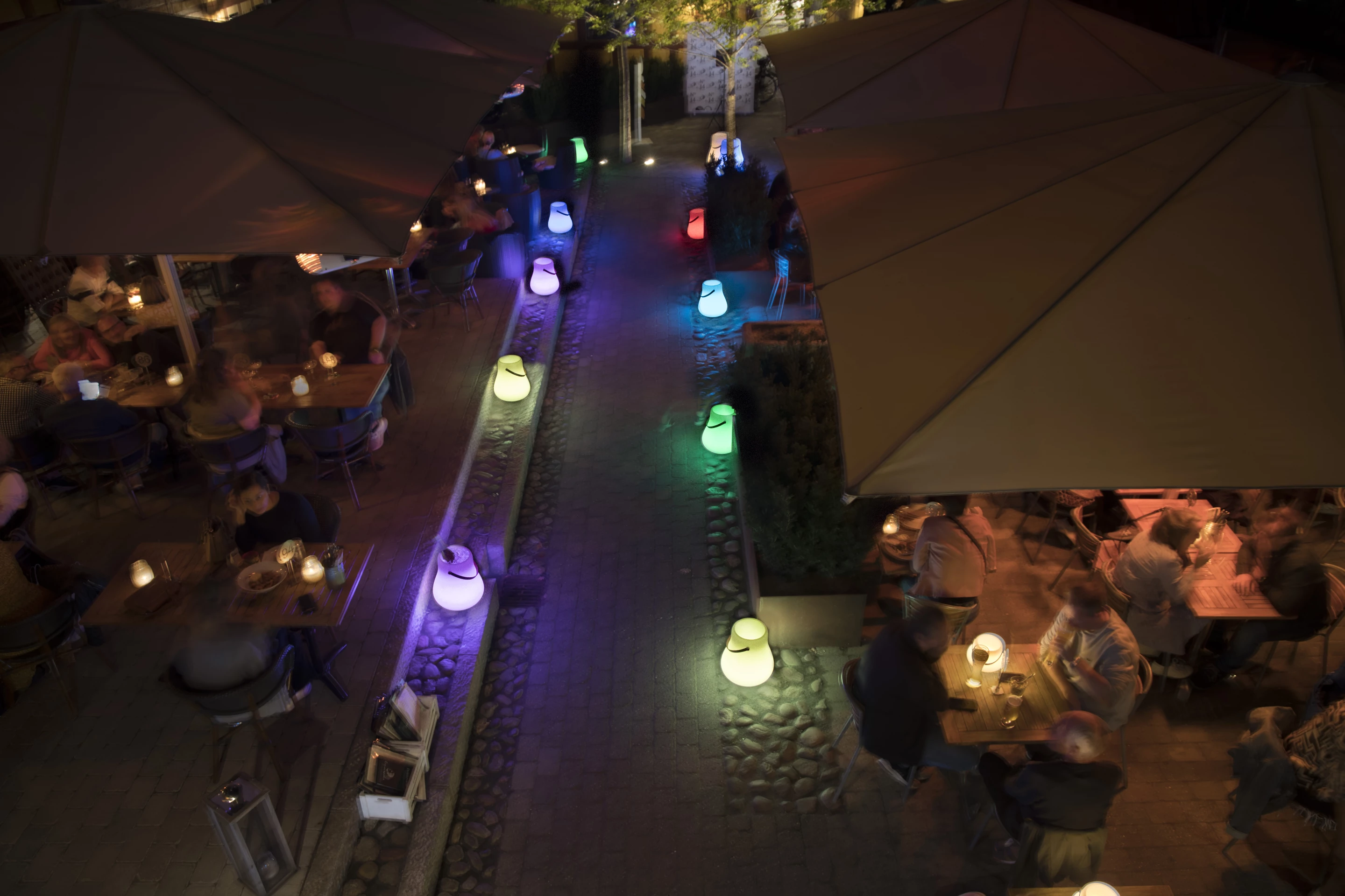 The Nordic D'Luxx Pro can light up in a range of colors, controlled through the smartphone app