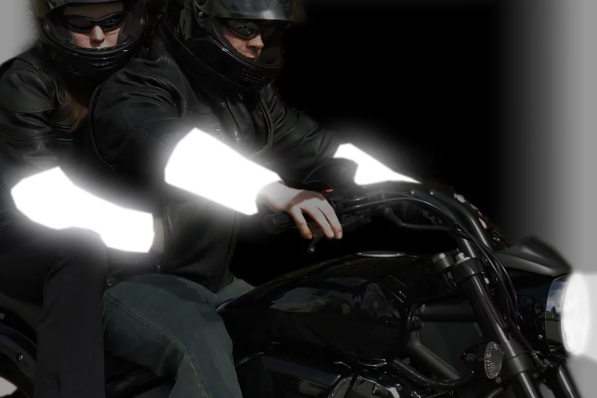 With their glass beading, Realflex wraps reflect light and illuminate the rider