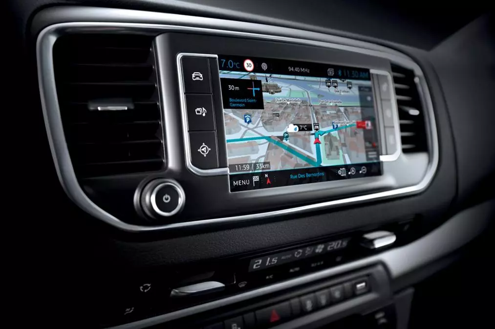 The Peugeot Traveller i-Lab navigation system offers real-time traffic, road and weather conditions
