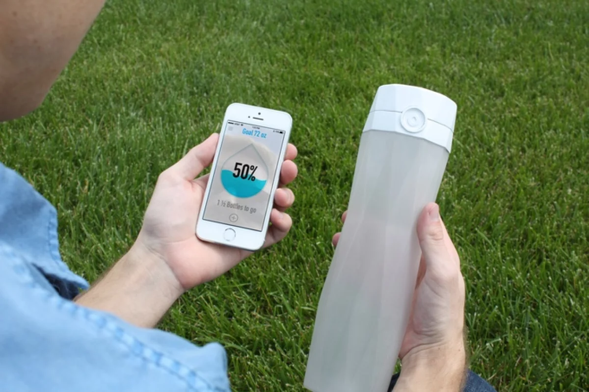 The Hidrate bottle is available for preorder on Kickstarter