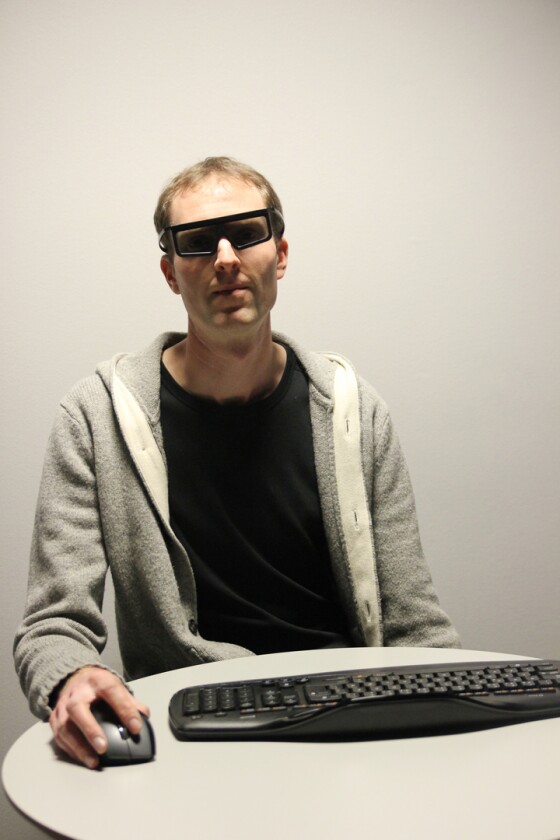 Simon Buckley demonstrates how the researchers at CIPR use 3D visualisation of the landscape to look for oil (Photo: Kim Andreassen)