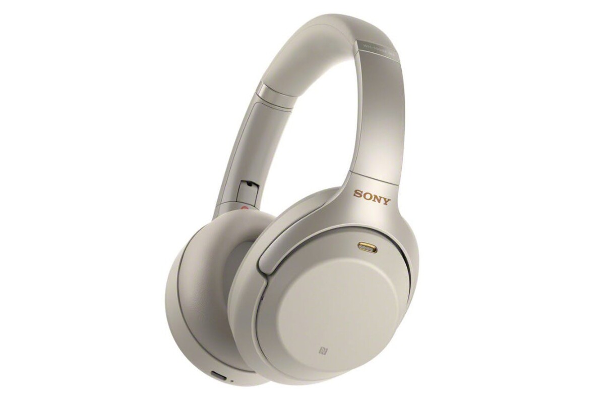 The Sony WH-1000MX3 headphones in platinum silver