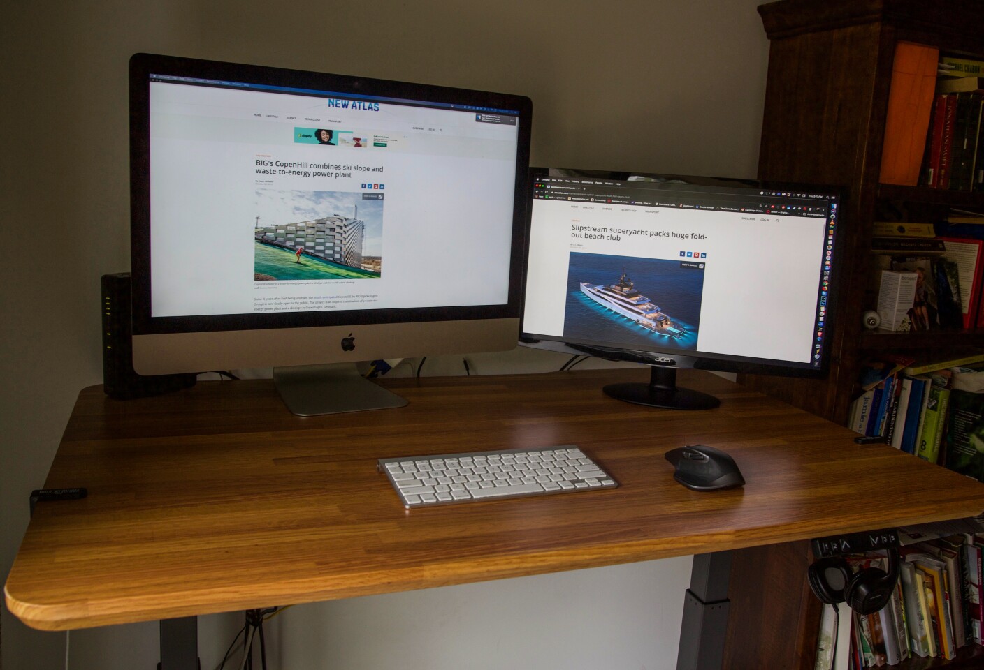 ProDesk 48 Electric has ample room for two large monitors