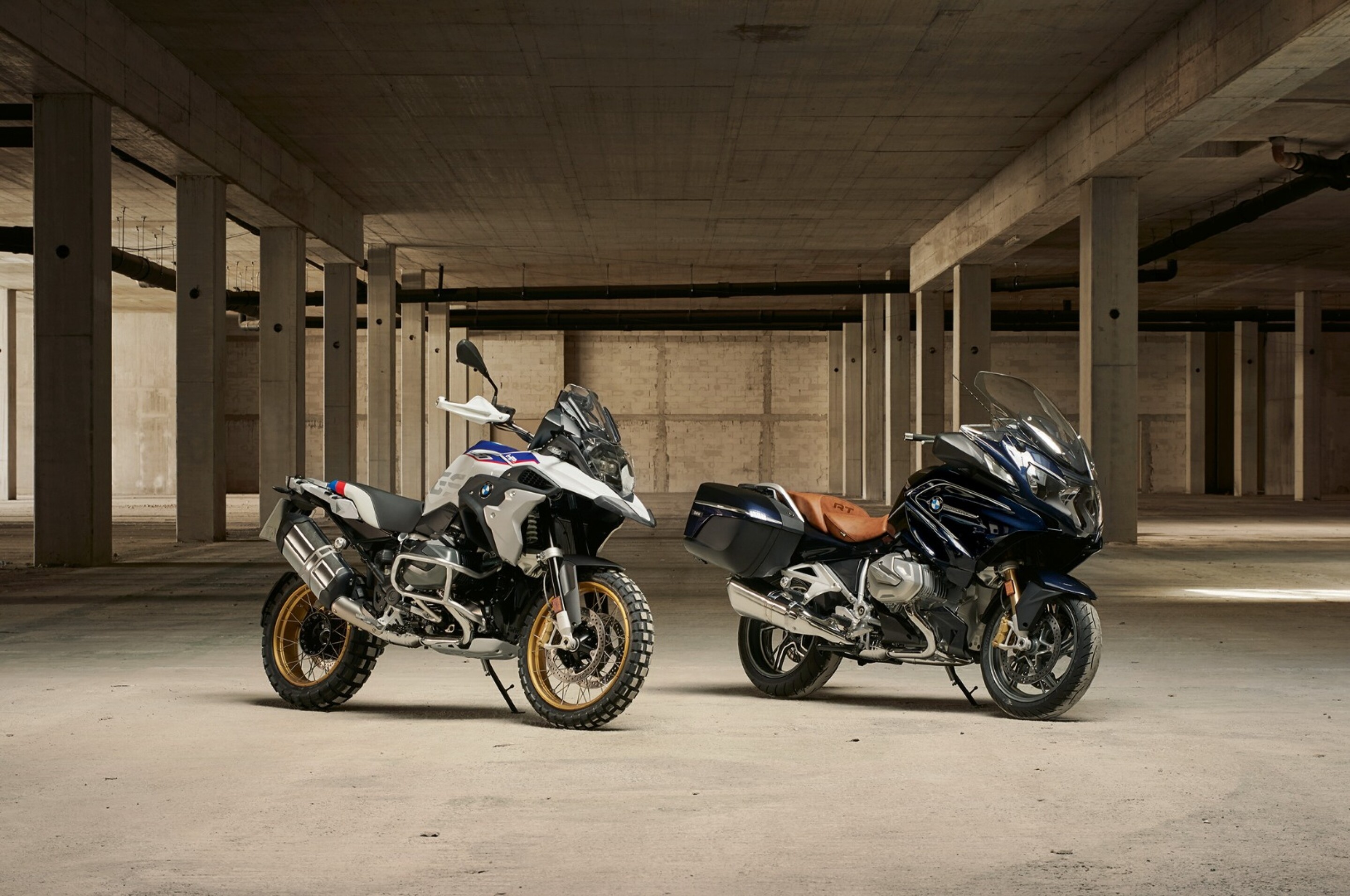 BMW rolls out 2019 R 1250 GS and RT with variable valve lift