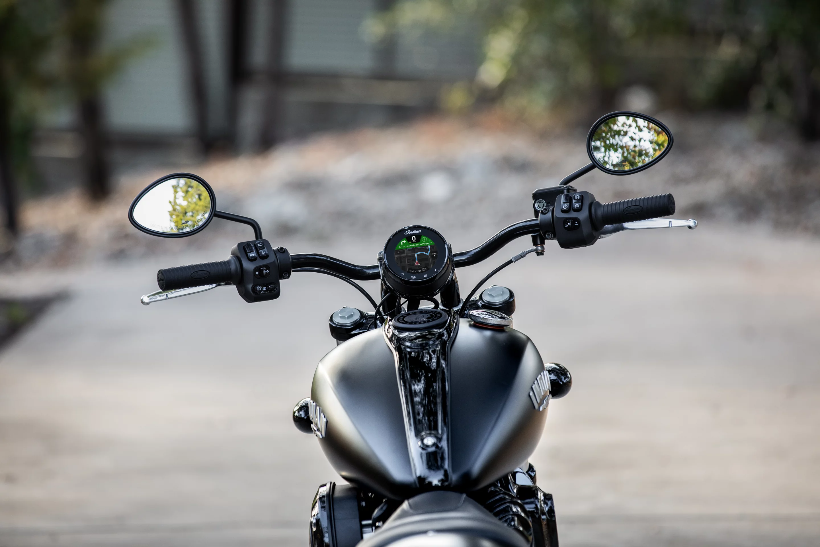 A clean-looking set of bars despite several control buttons