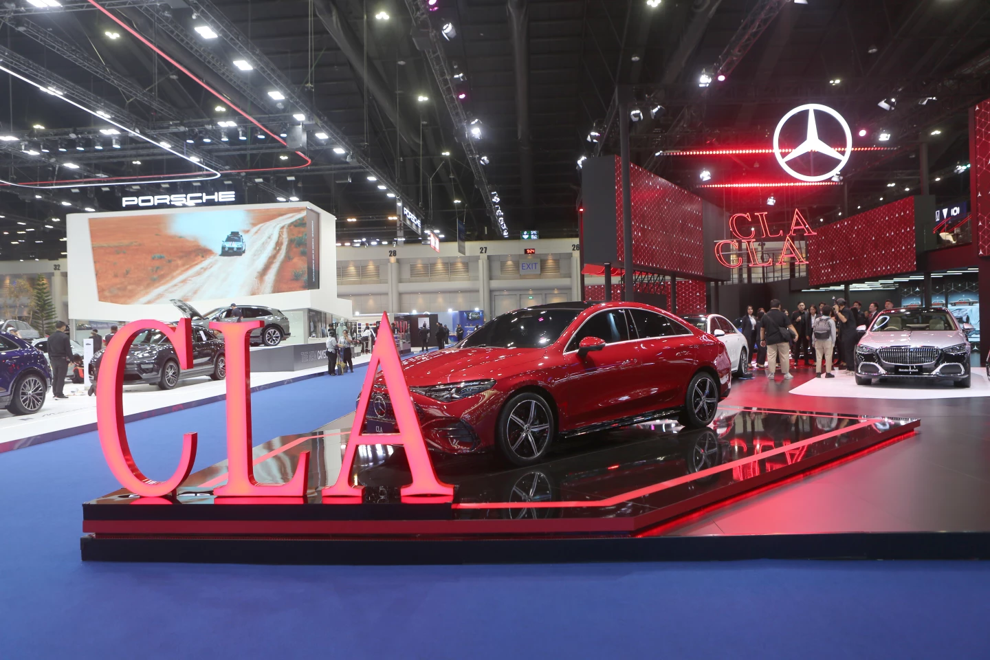 The new all-electric Mercedes-Benz CLA is the first model built on the company's new modular architecture. This platform combines the latest battery technology with an 800-volt system and dual-gear electric drive system to offer remarkably low energy consumption. The system enables an electric driving range of 626-808 km (WLTP) and fast charging up to 320 kW.