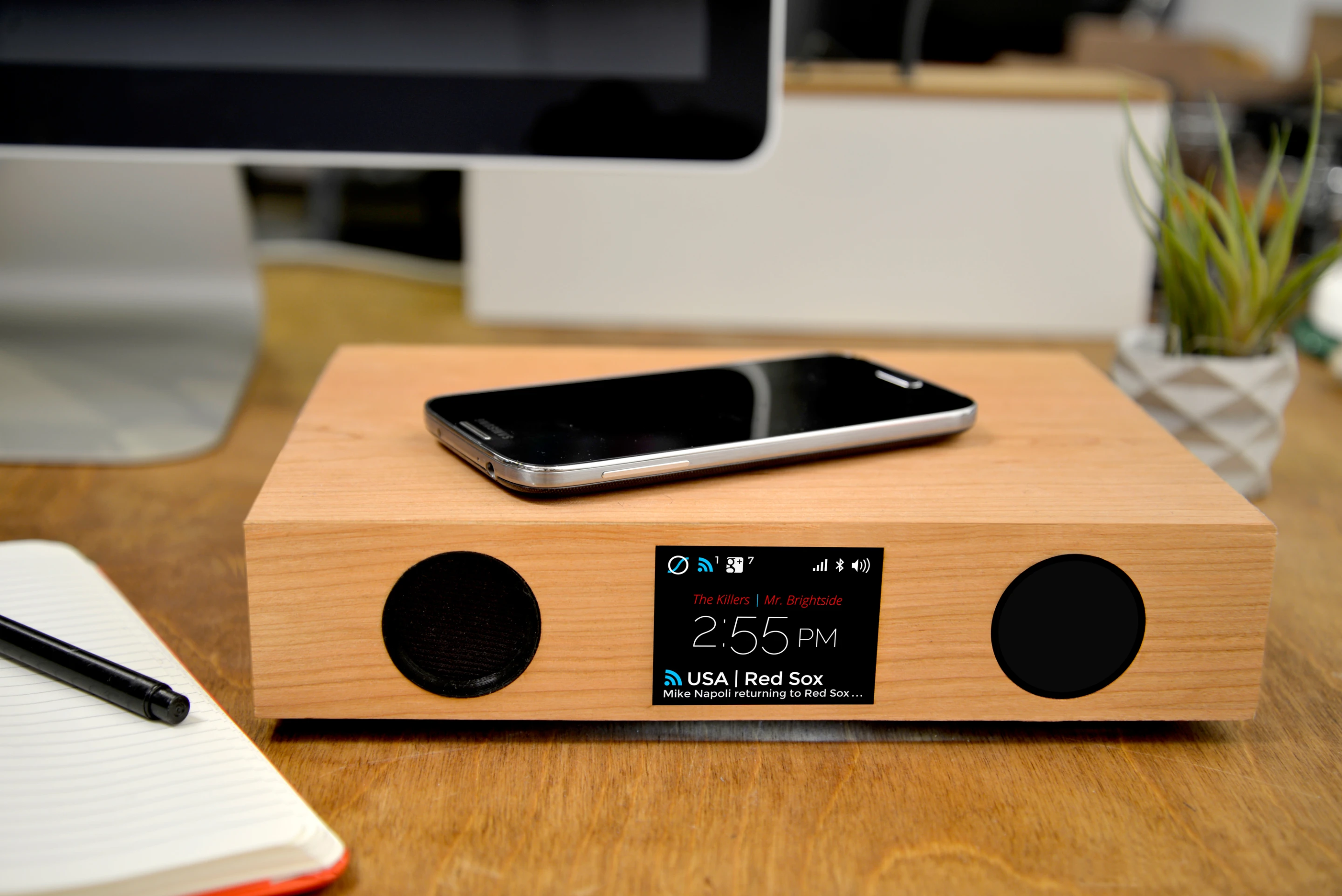 The Glowdeck combined wireless charging surface, Bluetooth speaker and mood light has relaunched on Kickstarter
