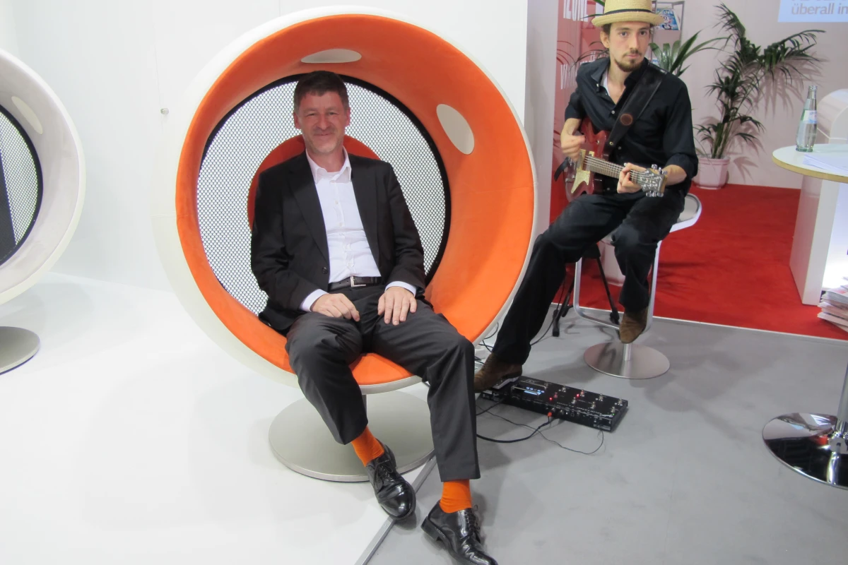 Holger Fritzlar, Sonic Chair designer with guest musician