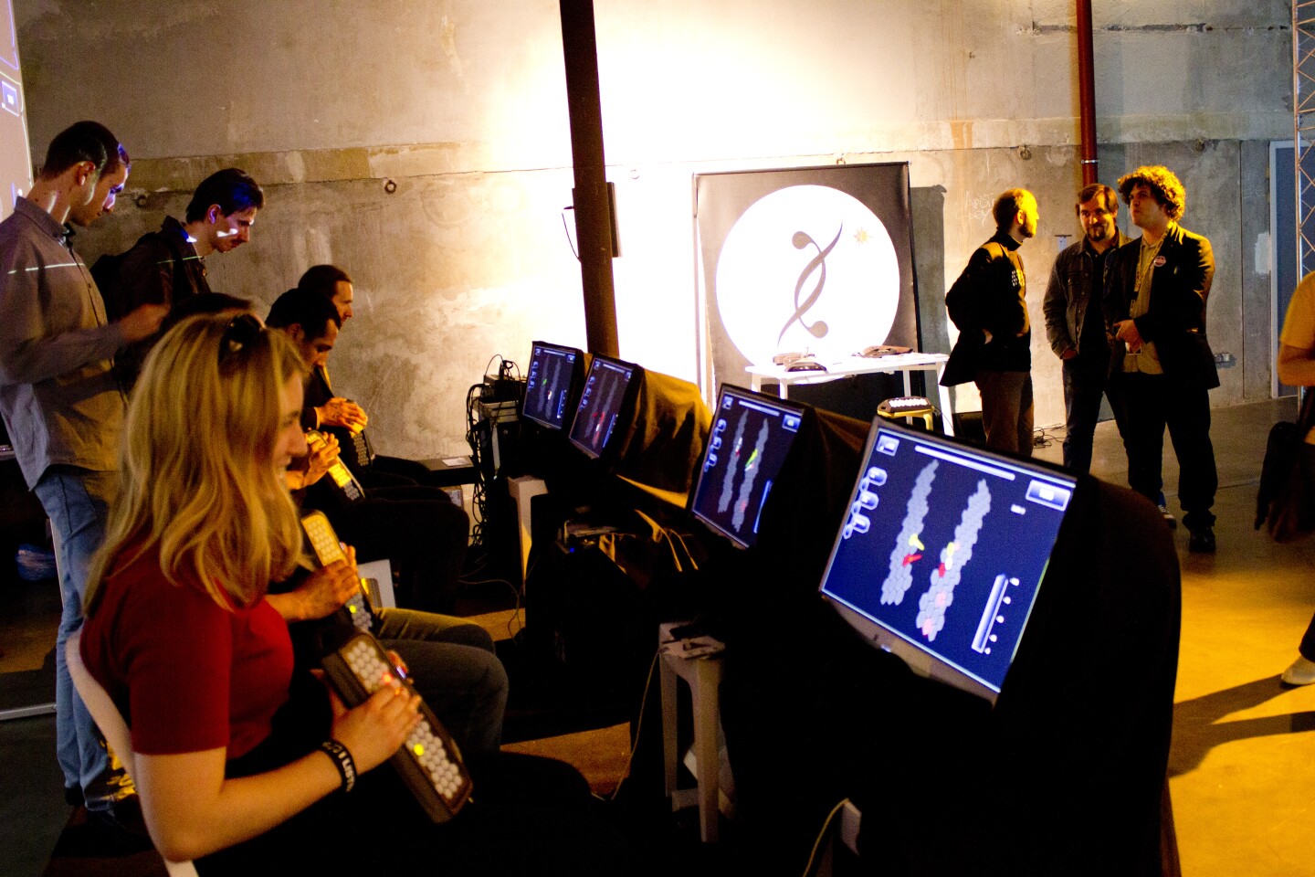 du-touch users playing the du-game