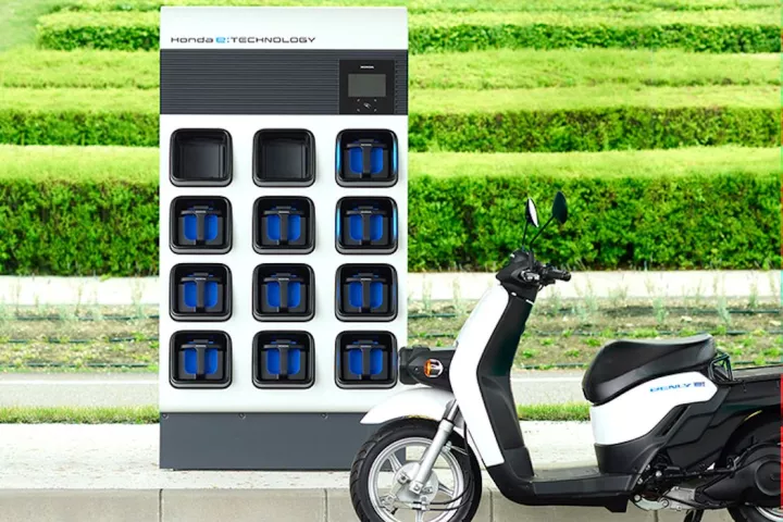 The first mass-production Honda Power Pack Exchanger e: station has started operation in Tokyo