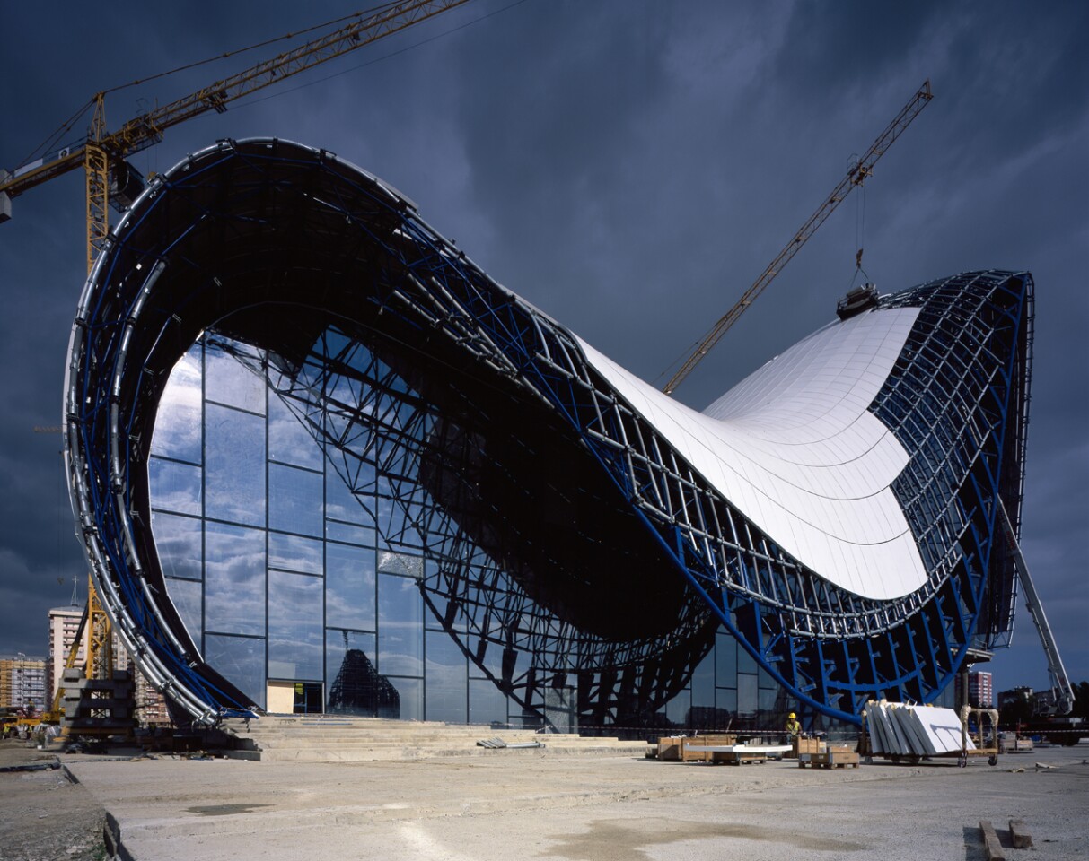 Photo taken during continued progress of construction, in 2011 (Photo: Helene Binet)