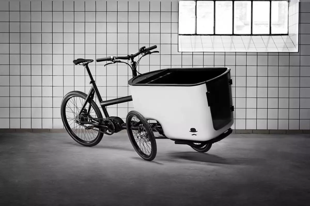 The Mk1 cargo trike leans like a bike