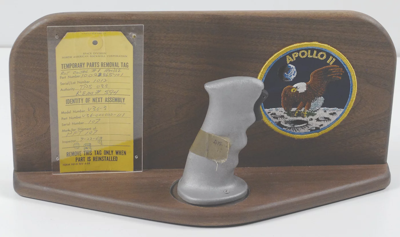 Apollo 11 rotation control on a presentation mount