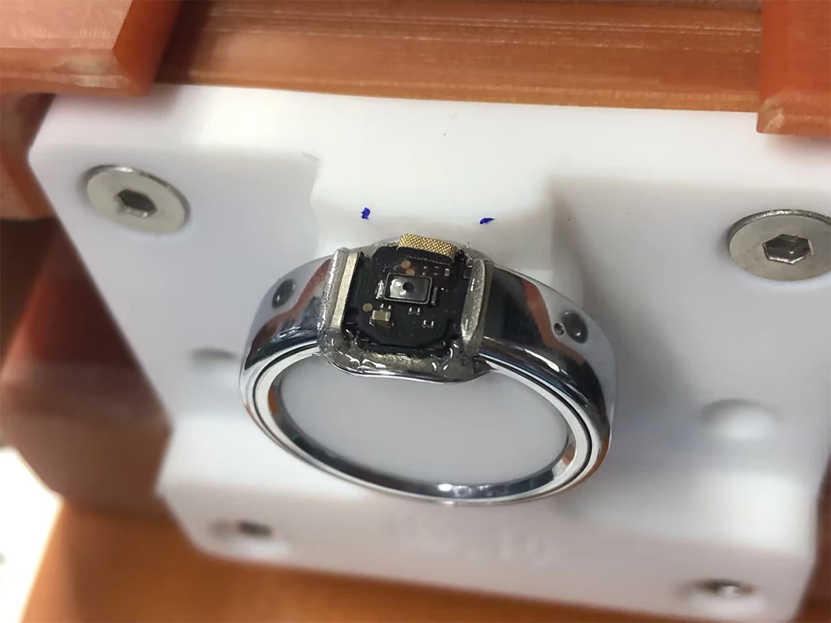 It's pretty neat that a mic, Bluetooth chip, and long-lasting battery all fit into this tiny water resistant housing