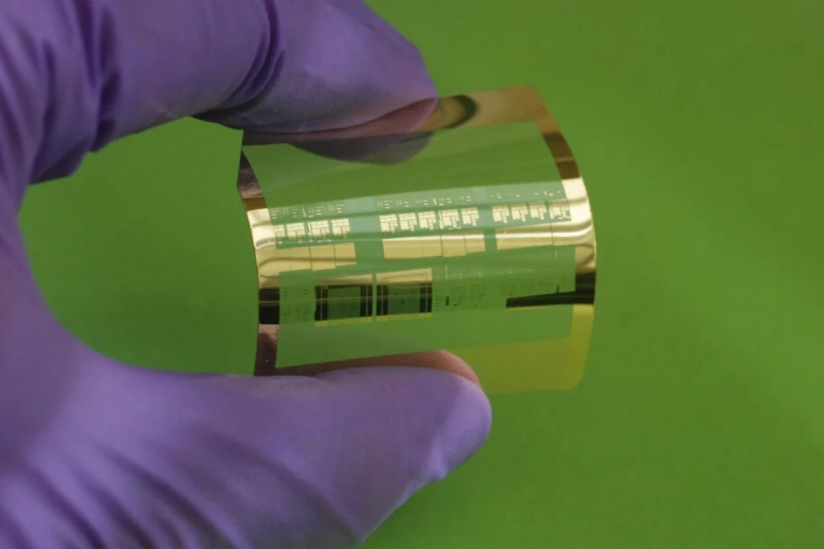 Researchers have claimed a breakthrough nanoimprint lithography manufacturing method that creates very high-performance transistors on rolls of flexible common plastic
