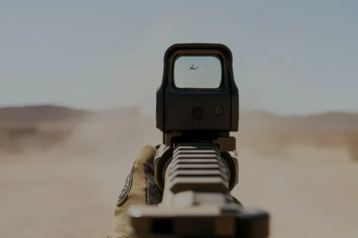 Light Autonomous Remote Control Rifle Lyocon Laser Dazzler: Rifle-Mounted Counter-Drone Tech