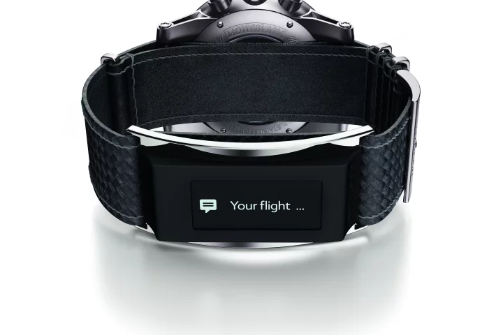 The e-Strap moves the smartwatch functions to the watchband