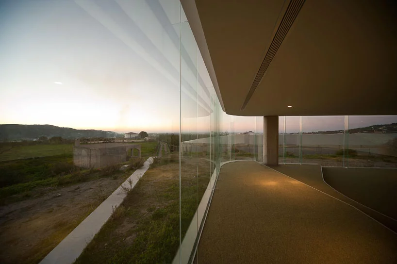 The pavilion’s reflective glass windows also help to keep the sun’s heat out on hot days