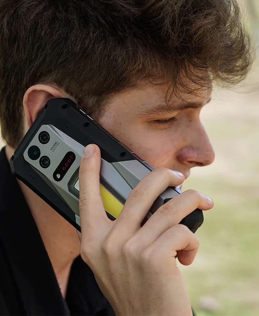 As with other rugged phones, the Tank 5 is no lightweight - at 25 oz in the hand