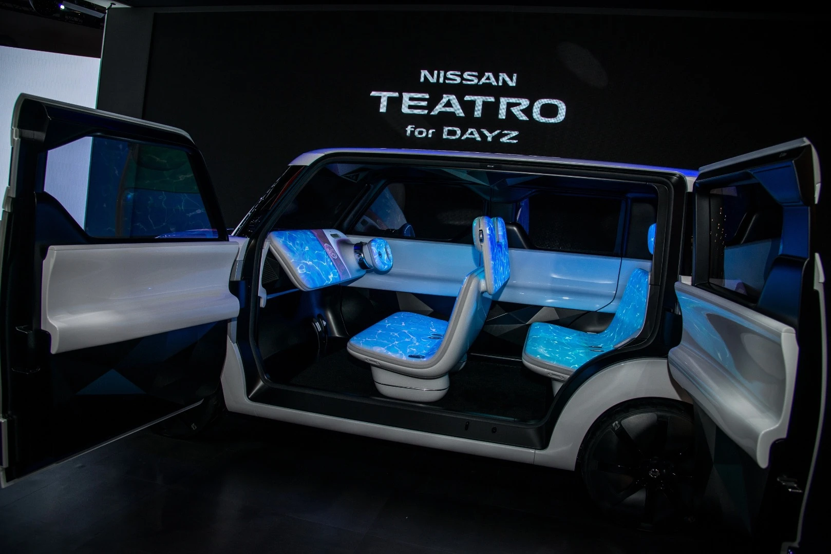 The Teatro for Dayz opens wide with its coach doors