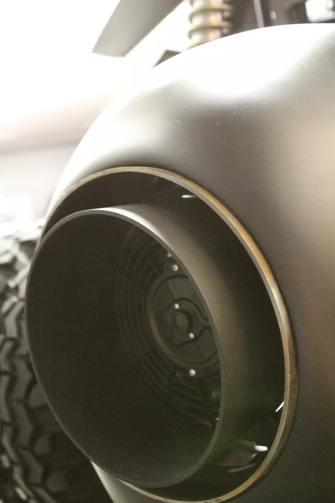 Fake afterburner mounted inside the custom designed cowl give the golf Tumbler that touch of Hollywood authenticity