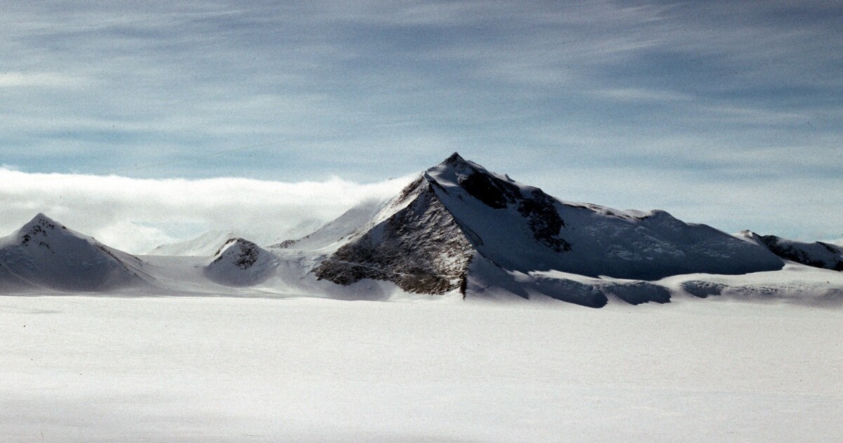 Britain S Tallest Mountain Is In Antarctica The highest point in all antarctica is vinson massif (5140m/16,864'), one of the high peaks of west antarctica's sentinel range. britain s tallest mountain is in antarctica