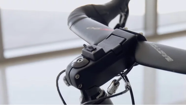 The Battery Stem incorporates a 10,000-mAh battery pack