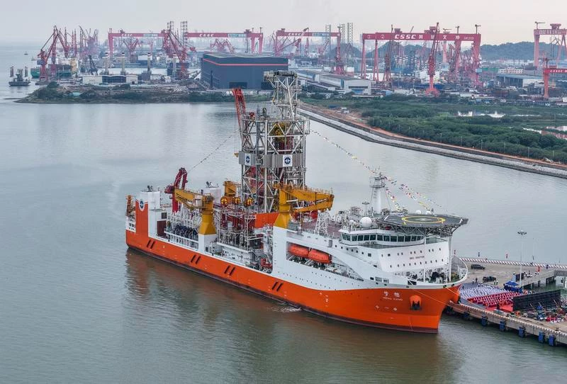 The Chinese deep-sea drilling ship Meng Xiang