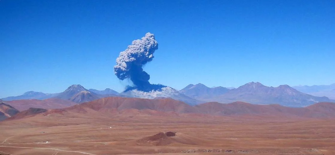 Chile's Lascar Volcano erupts in 2006
