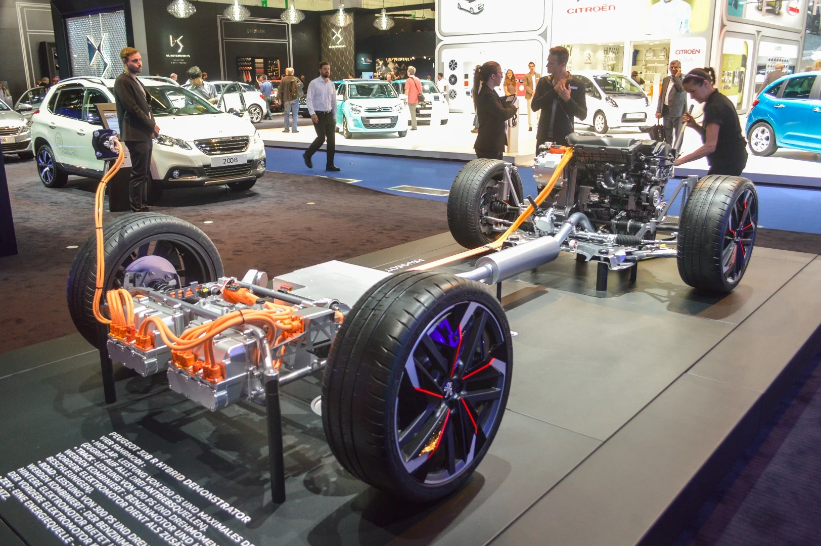 The 308 R Hybrid has a 1.6-liter four-cylinder engine, an electric motor connected to the six-speed gearbox and a motor on the rear axle