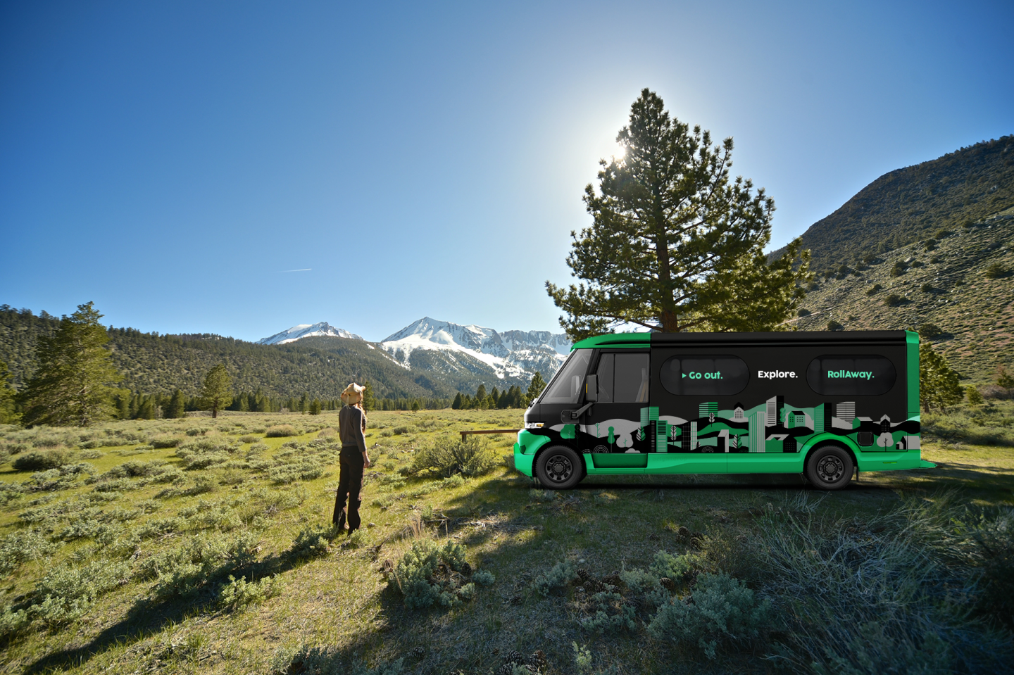 RollAway guests can get out and explore e-van life to the fullest or stick around San Francisco and take advantage of a full-service vacation