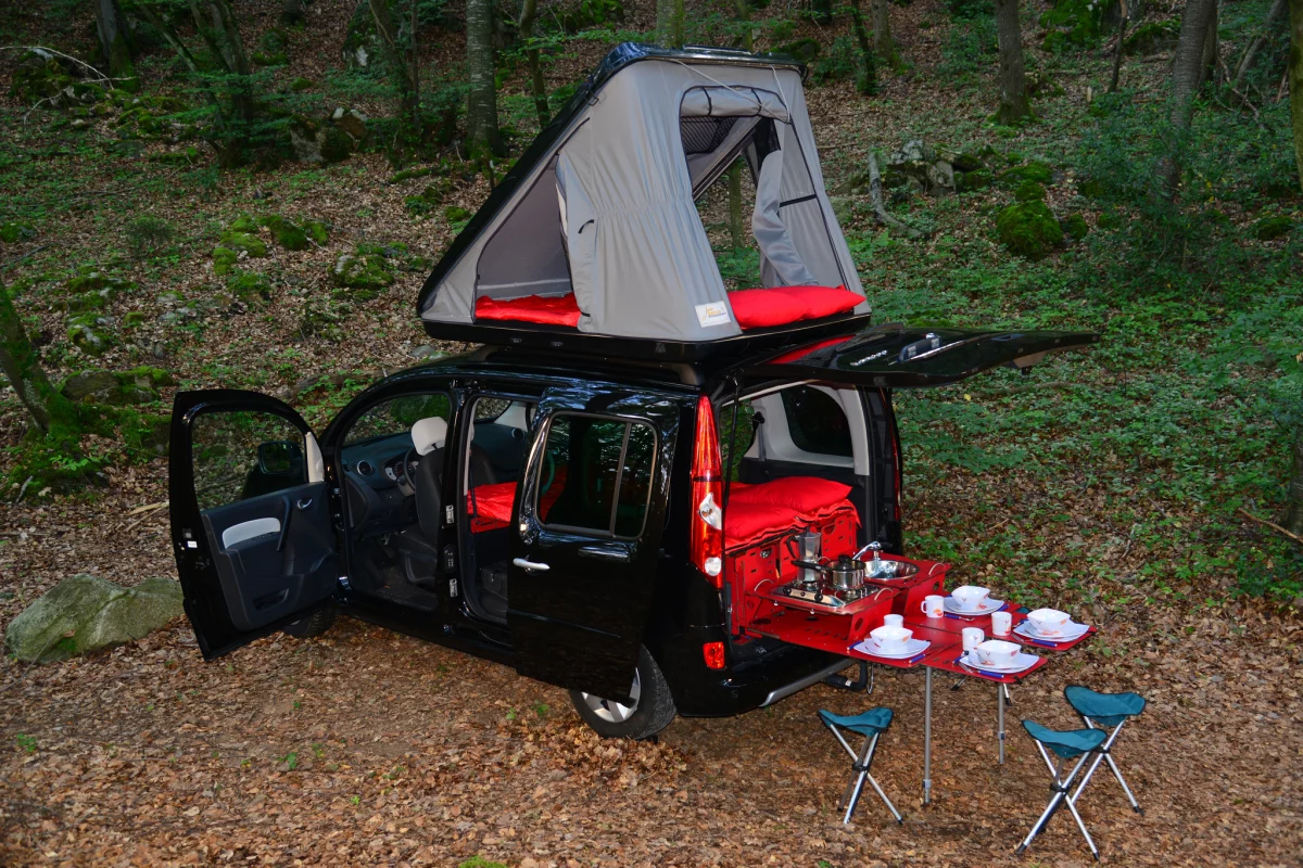 The SwissRoomBox EasyTech plus roof tent