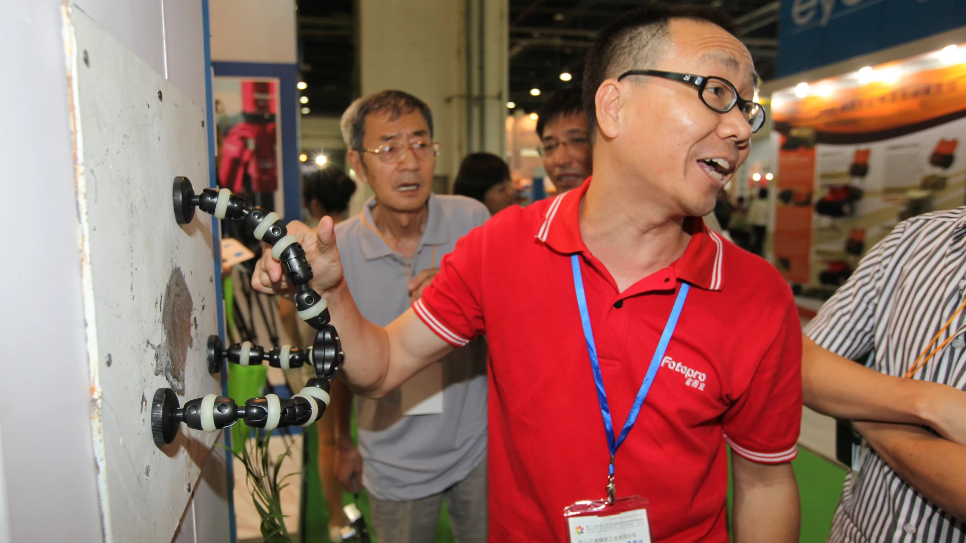 Fotopro demonstrating the RM-110 in Shanghai this week