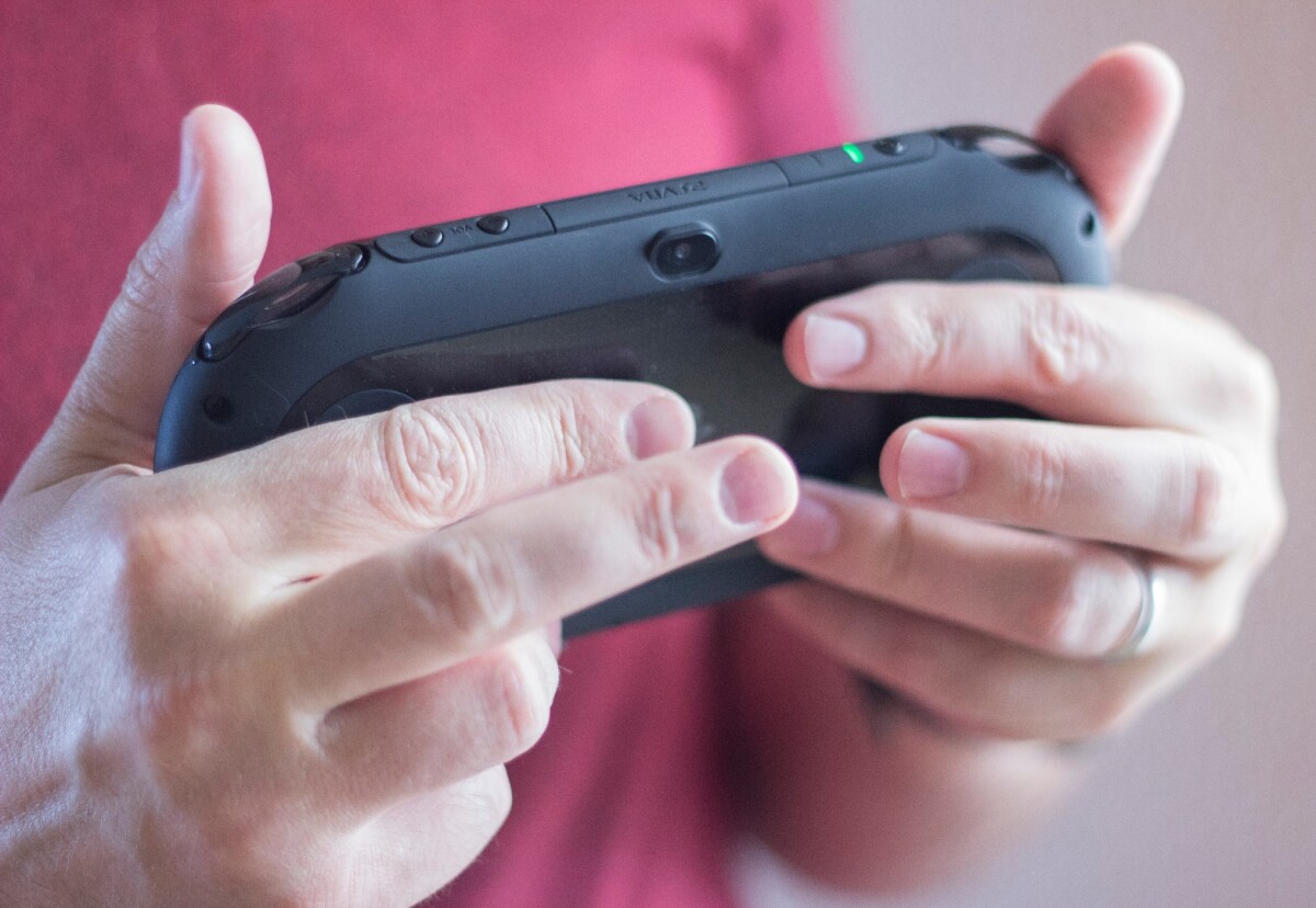 Some of the hand gymnastics required to play PS3 or PS4 games that rely heavily on L2/R2 or L3/R3 buttons