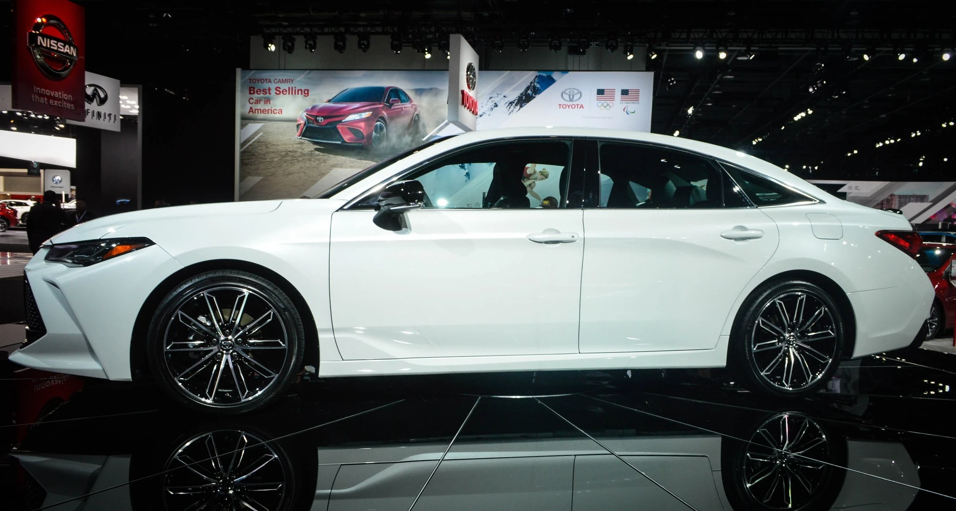 Toyota debuts the new 2019 Avalon