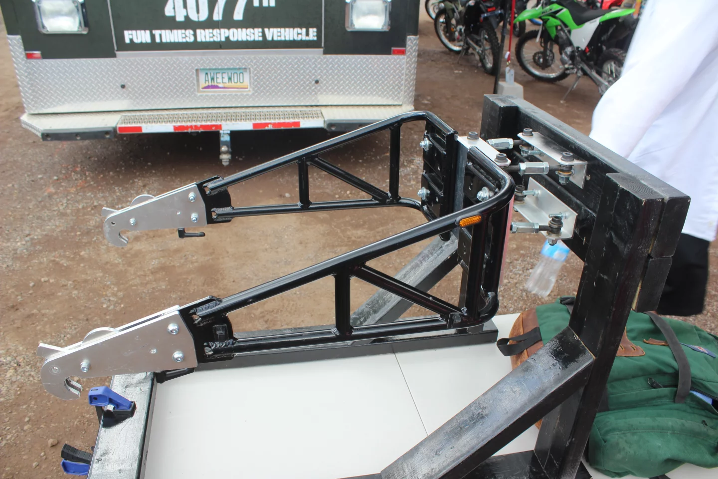 Pasq shows an early prototype of the trapezoid hinge