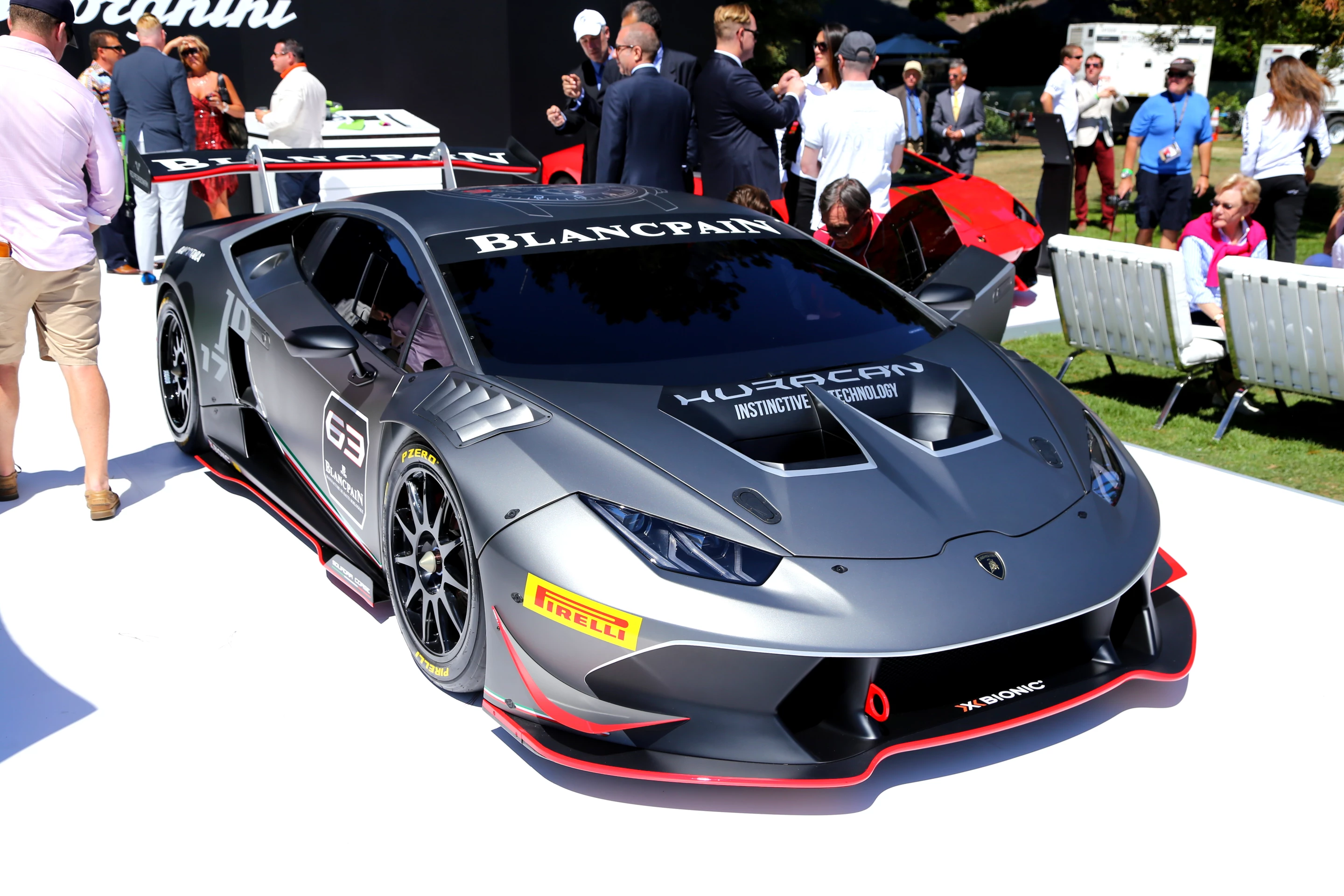 Lamborghini's new Huracan LP 620-2 generates 620 hp and features an adjustable rear wing and adjustable front brake duct vents (Photo: Angus MacKenzie/Gizmag.com)
