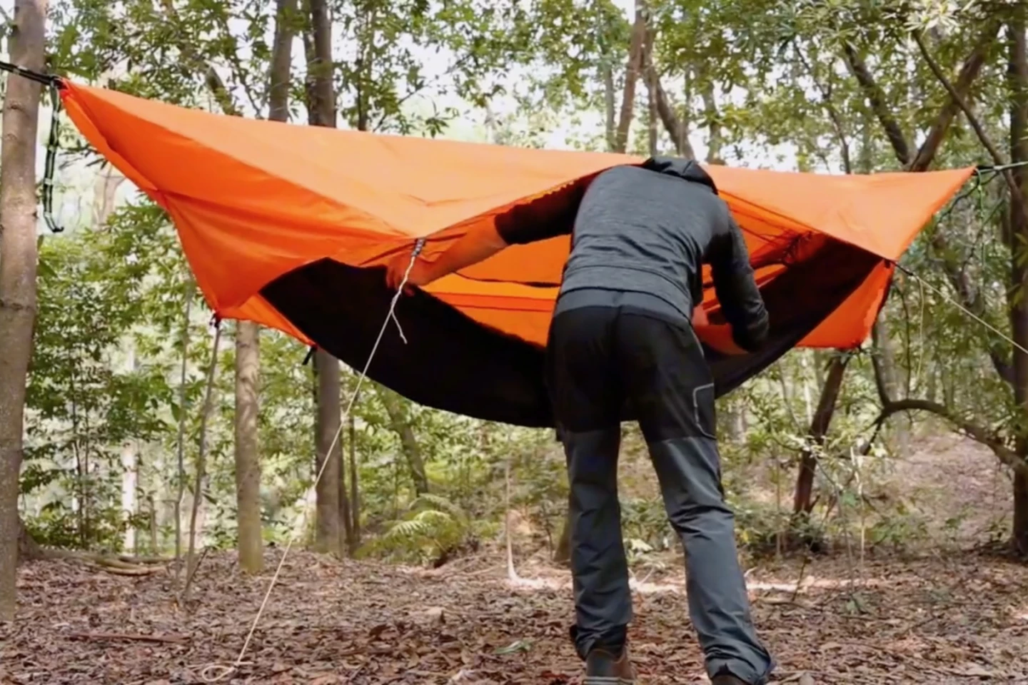 The SkyNest is rated to a maximum user weight of 200 kg (441 lb)