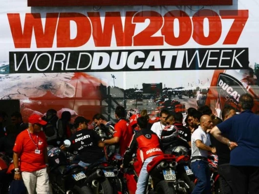 Over 170 people from 19 countries who have already placed orders for the Desmosedici RR travelled to WDW2007